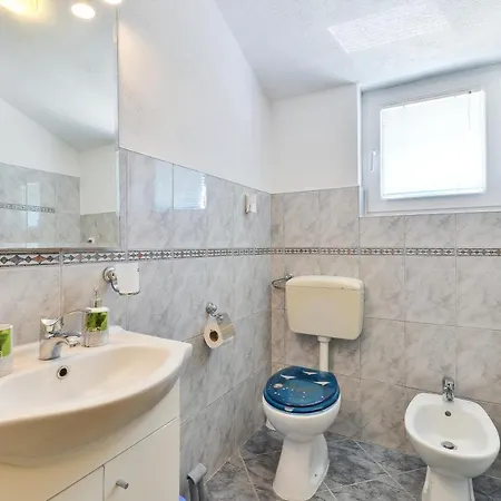 Apartment Family Friendly With A Swimming Pool - 18098 Zadar