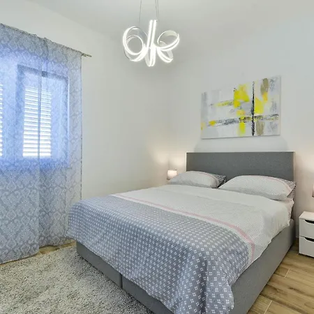 Family Friendly With A Swimming Pool - 18098 Apartment