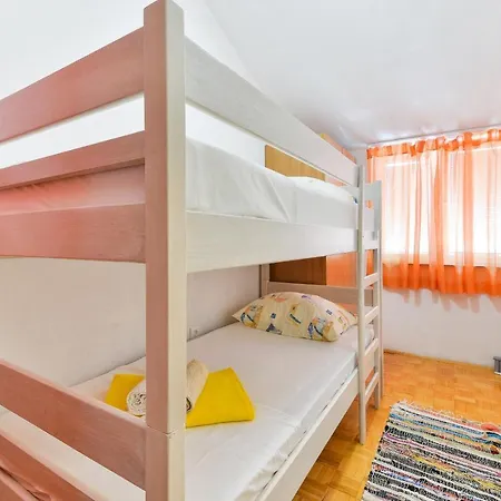 Family Friendly With A Swimming Pool - 18098 Apartment