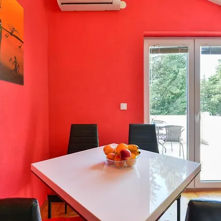 Apartment Family Friendly With A Swimming Pool - 18098 *