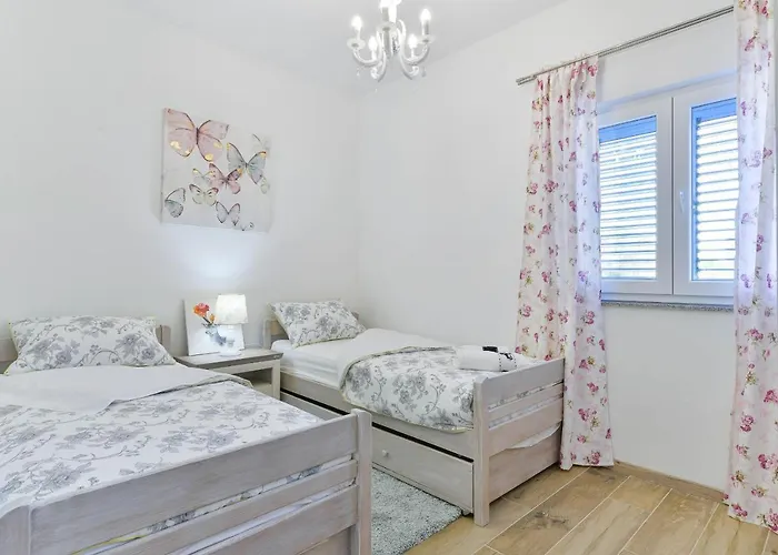 Family-friendly With Swimming Pool - 18098 Апартаменты