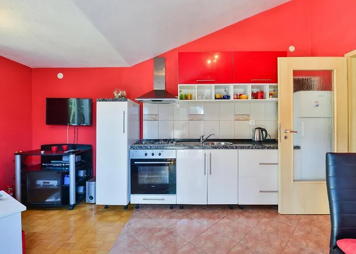 Апартаменты Family-friendly With Swimming Pool - 18098 Задар