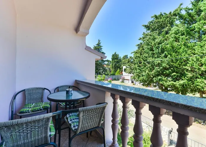 Family-friendly With Swimming Pool - 18098 Apartmán