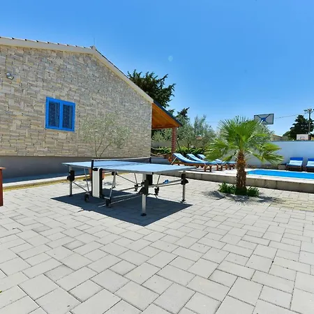 Family-friendly With Swimming Pool - 18098 זאדאר