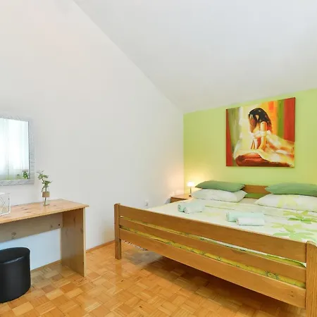 Family-friendly With Swimming Pool - 18098 شقة *