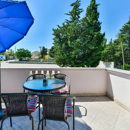 Family-friendly With Swimming Pool - 18098 Apartment Zadar