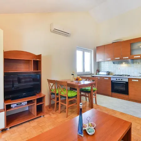 Family-friendly With Swimming Pool - 18098 *
