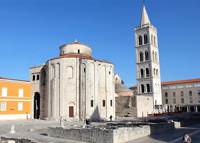 Family-friendly With Swimming Pool - 18098