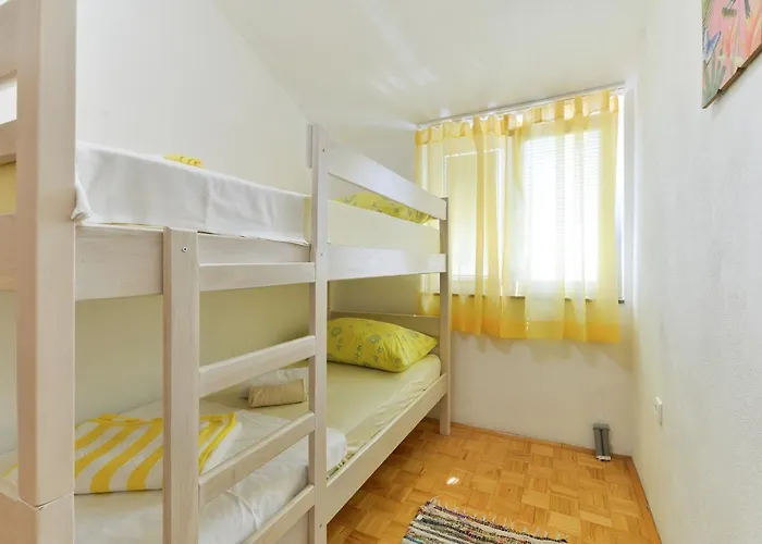 Family-friendly With Swimming Pool - 18098 זאדאר