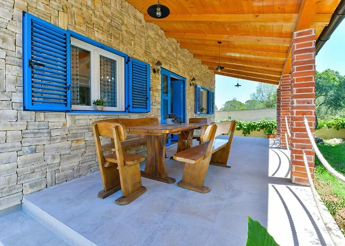 Family-friendly With Swimming Pool - 18098