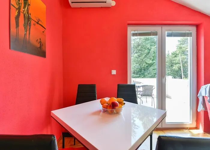 Lägenhet Family-friendly With Swimming Pool - 18098 *